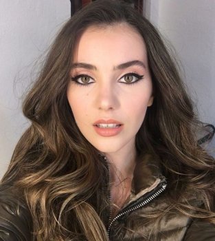 Almila Ada Kimdir? Kaç Yaşında ve Nereli