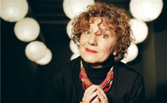 Ayşenil Şamlıoğlu Kimdir? Kaç Yaşında ve Nereli 