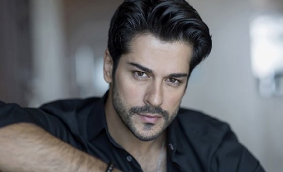 Burak Özçivit Kimdir? Kaç Yaşında ve Nereli?