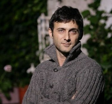 Cem Bender Kimdir?