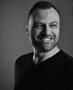 Cenk Hakan Köksal Kimdir? Kaç Yaşında? Nereli? Oynadığı Diziler?
