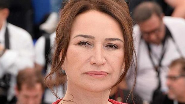 Demet Akbağ Kimdir?