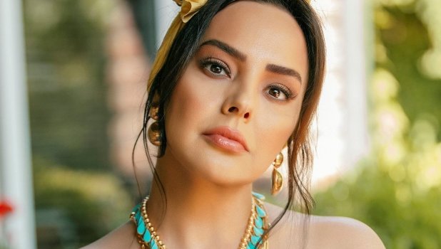 Ebru Gündeş Kimdir?