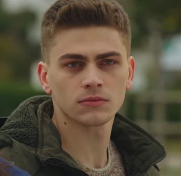 Enes Demirkapı Kimdir?
