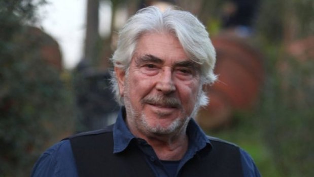 Erdal Özyağcılar Kimdir?