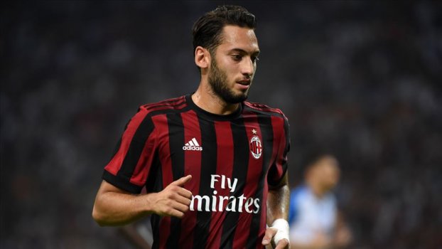 Hakan Çalhanoğlu Kimdir? Kaç Yaşında ve Nereli 