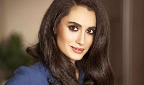 Hande Doğandemir Kimdir?