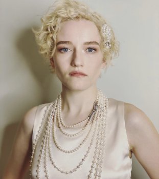 Julia Garner Kimdir? Nereli? Kaç Yaşında, Boyu, Kilosu, Oynadığı Diziler (İnventing Anna Dizisi Anna Delvey)