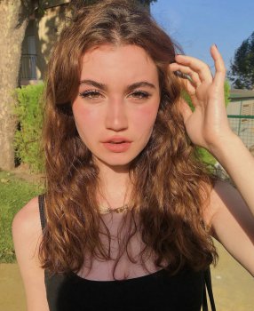 Kayra Sır Kimdir? Kaç Yaşında? Nereli? Hangi Dizilerde Oynadı?