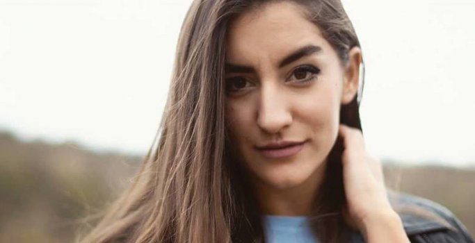 Naz Göktan Kimdir?