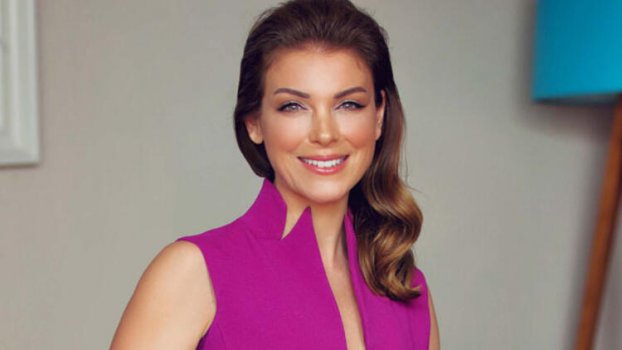 Özge Özberk Kimdir?