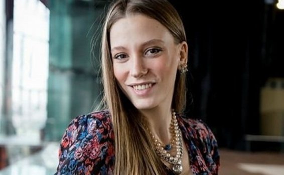 Serenay Sarıkaya Kimdir? Kaç Yaşında ve Nereli? Boyu, Kilosu Kaç? Oynadığı Diziler?