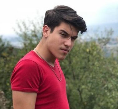Tarık Bayrak Kimdir? Kaç Yaşında ve Nereli