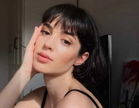 Yaprak Medine Kimdir?