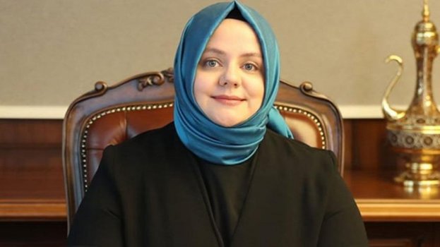 Zehra Zümrüt Selçuk Kimdir?