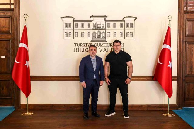 Milli Güreşin Zirvesi Rıza Kayaalp'ten Bilecik'e Anlamlı Ziyaret: Spor ve Gelecek Vizyonu Masaya Yatırıldı