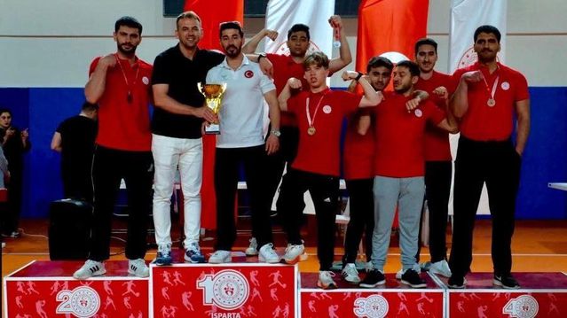 Bilecik'ten YURTLİG Zaferi: Üniversite Bilek Güreşinde Tarihi Takım Şampiyonluğu