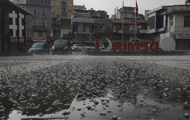 Manisa'yı Vuran Şiddetli Hava Olayları: Bölgede Yıkım ve Hasar Bıraktı