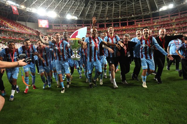 Fırtına Kupayı Kucakladı: Trabzonspor, Onuncu Kez Türkiye'nin Zirvesinde