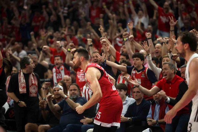 Avrupa Tahtının Yeni Sahibi: Olympiakos, Dördüncü Kez Zirveye Yürüdü