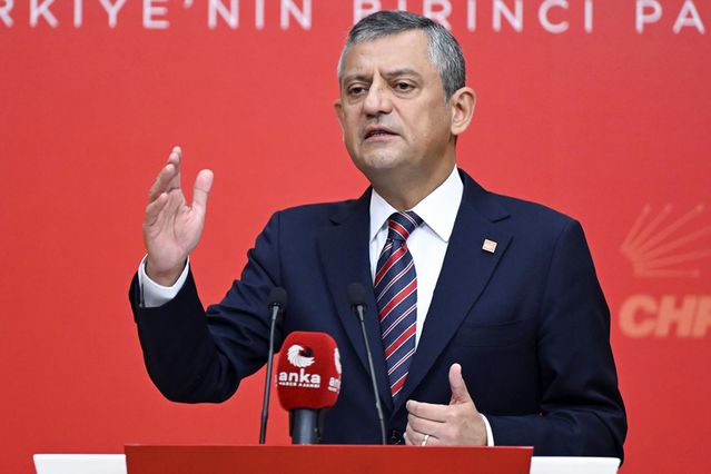 CHP'de Deprem Etkisi: Özgür Özel Hakkında Şok İhraç İddiası ve Yeni Parti Söylentileri