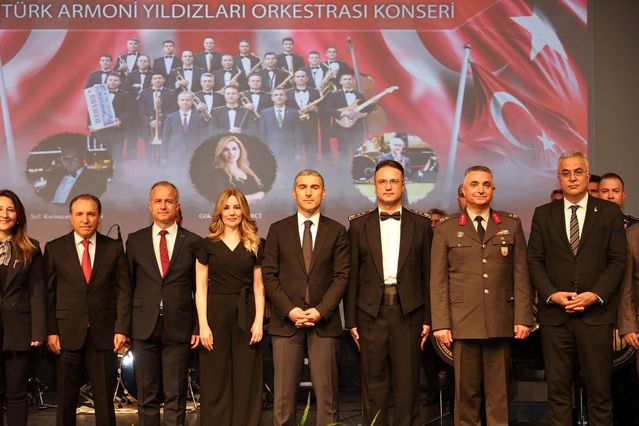 Türk Armoni Yıldızları Orkestrası Afyonkarahisar'da Unutulmaz Bir Konser Verdi