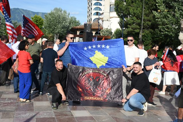 Arnavutluk'un Kıyılarında Yükselen Öfke: \