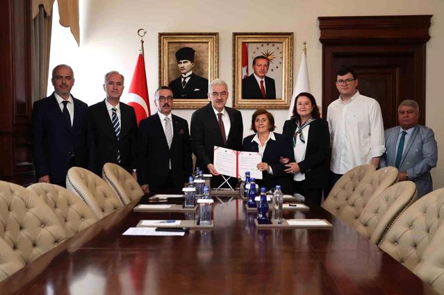 İnegöl'ün Sağlık Altyapısı Güçleniyor: Hayırsever Bilge Arıç'tan Modern Aile Sağlığı Merkezi Katkısı