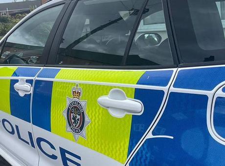 İngiltere'de can pazarı! Ters yönde giden araç polis aracına çarptı: 7 ölü