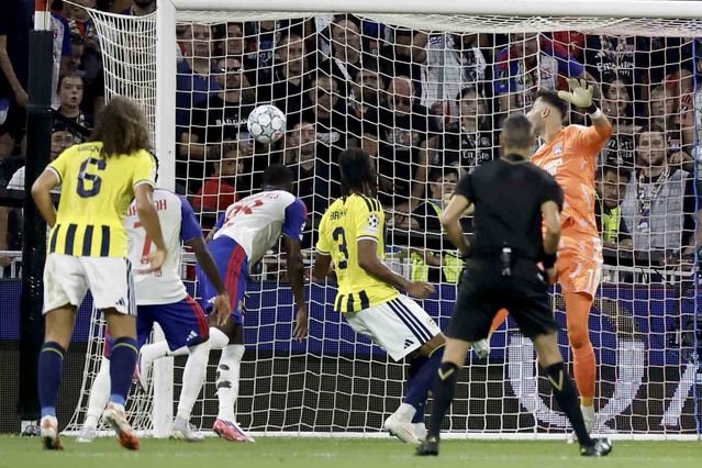 Fenerbahçe, Lyon Deplasmanında Tarih Yazıyor: Şampiyonlar Ligi Hayalleri Gerçeğe Dönüşüyor