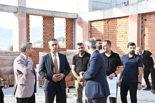 Spor Toto Başkanı Öztürk, Şırnak'ta 1500 kişilik spor salonunu ve yurdu inceledi