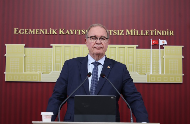 Futbol Dünyasını Sarsan 'Batan Fon' Skandalında Adalet Arayışı Derinleşiyor: Ana Muhalefetten Kritik Hamleler