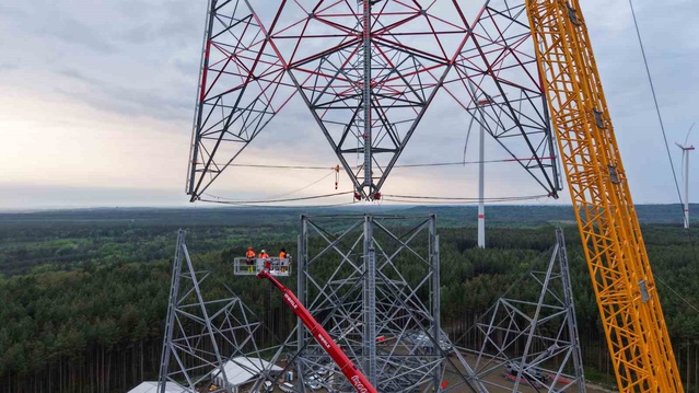 Brandenburg'da Yükselen Rekor: Dünyanın En Uzun Rüzgar Türbini Enerji Dönüşümüne Öncülük Ediyor
